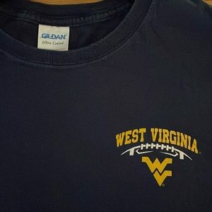 Gildan ultra cotton Large Blue WVU T-Shirt.